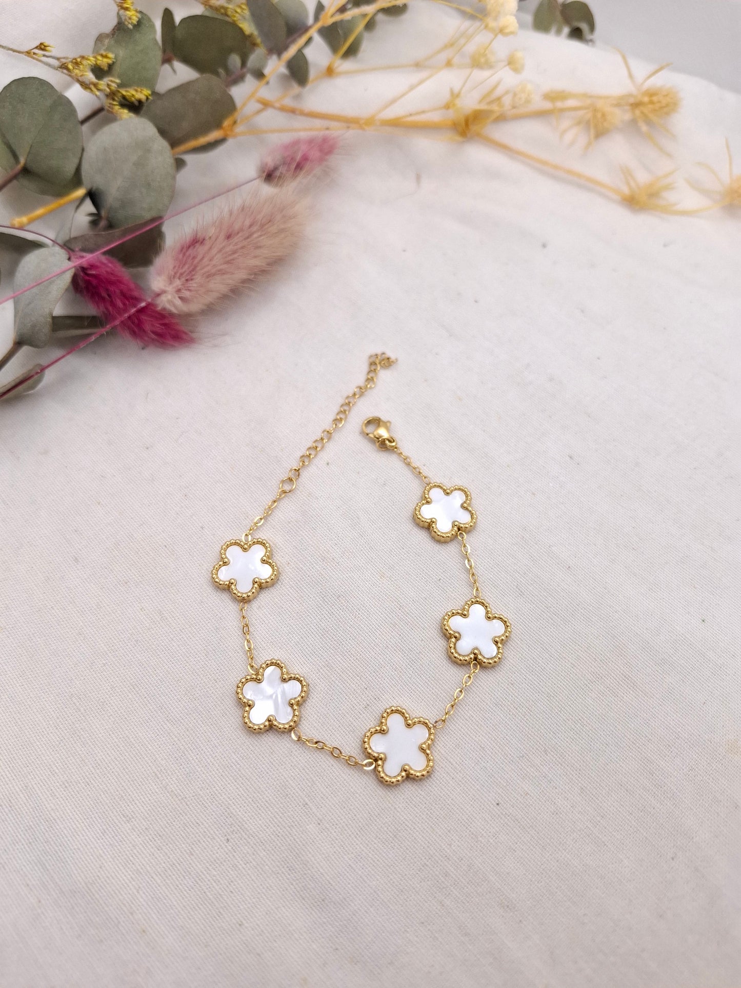 Bracelet fleurs blanches