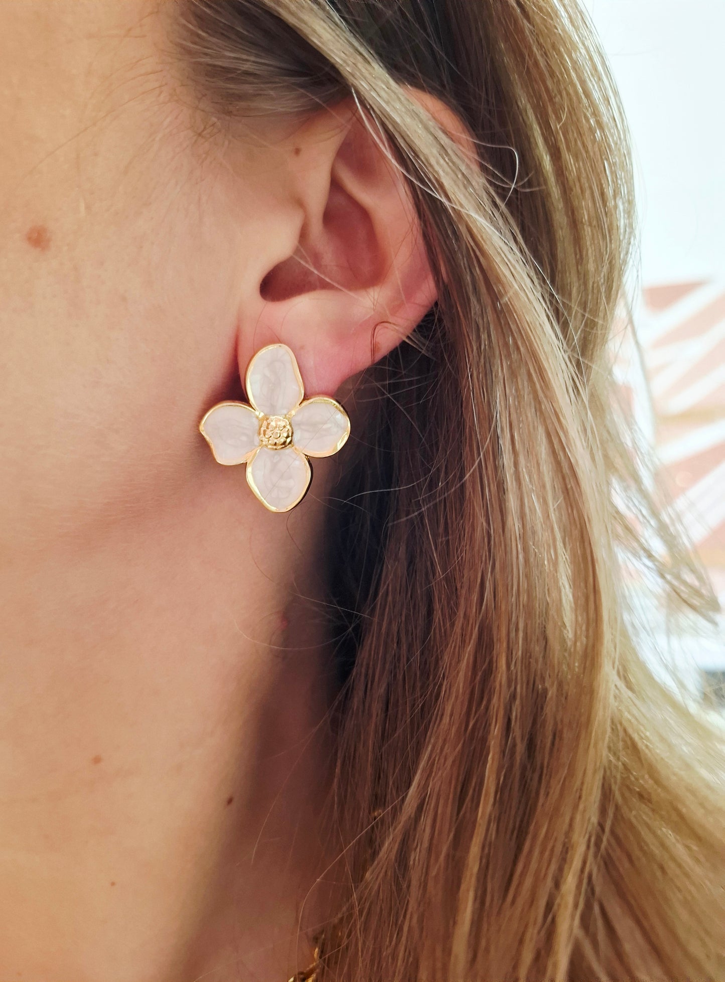 Boucles d'oreilles Céline blanches