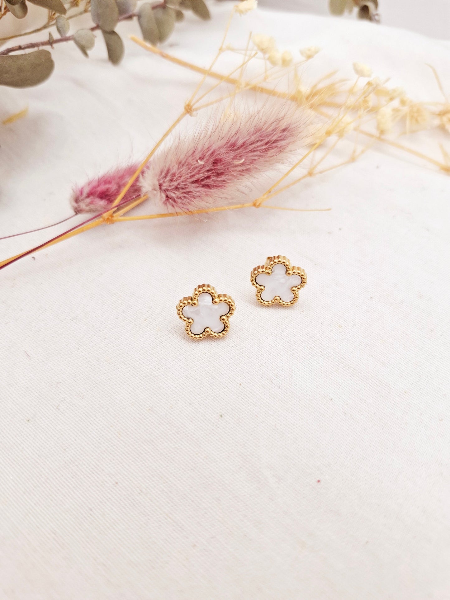 Bracelet fleurs blanches