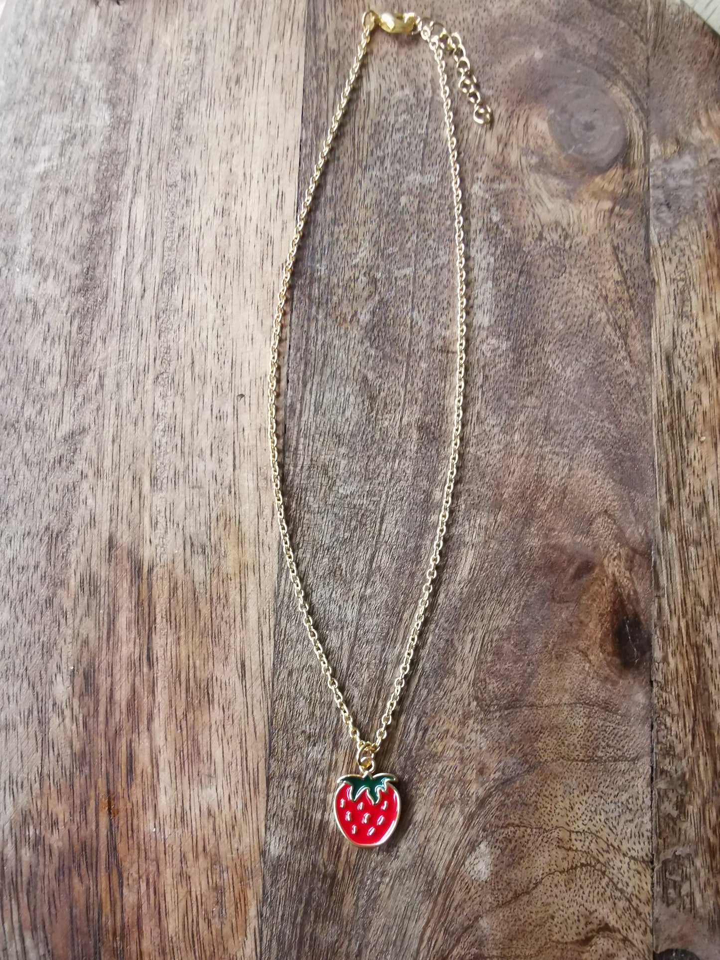 Collier enfant fraise