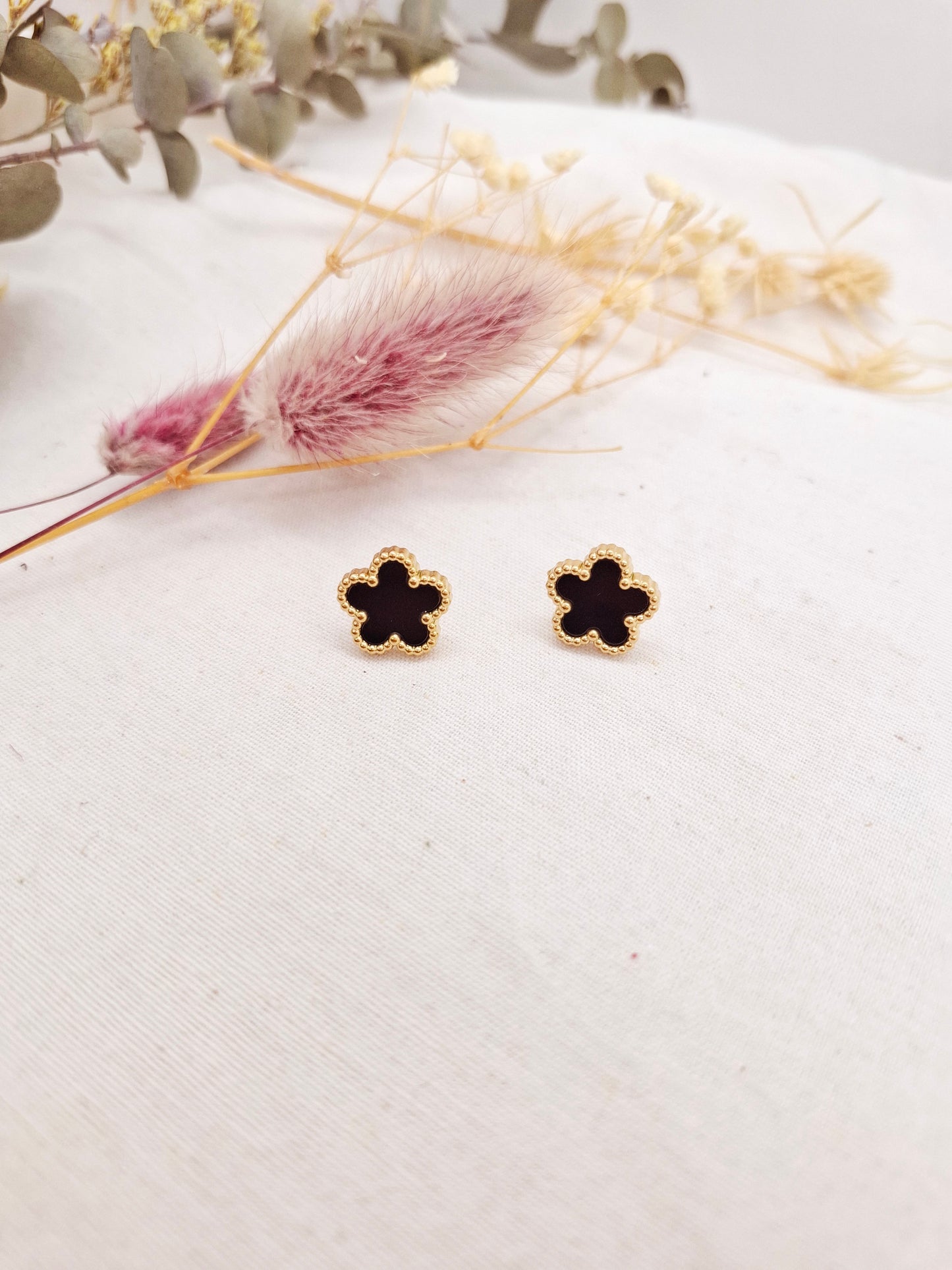 Boucles d'oreilles fleurs noires