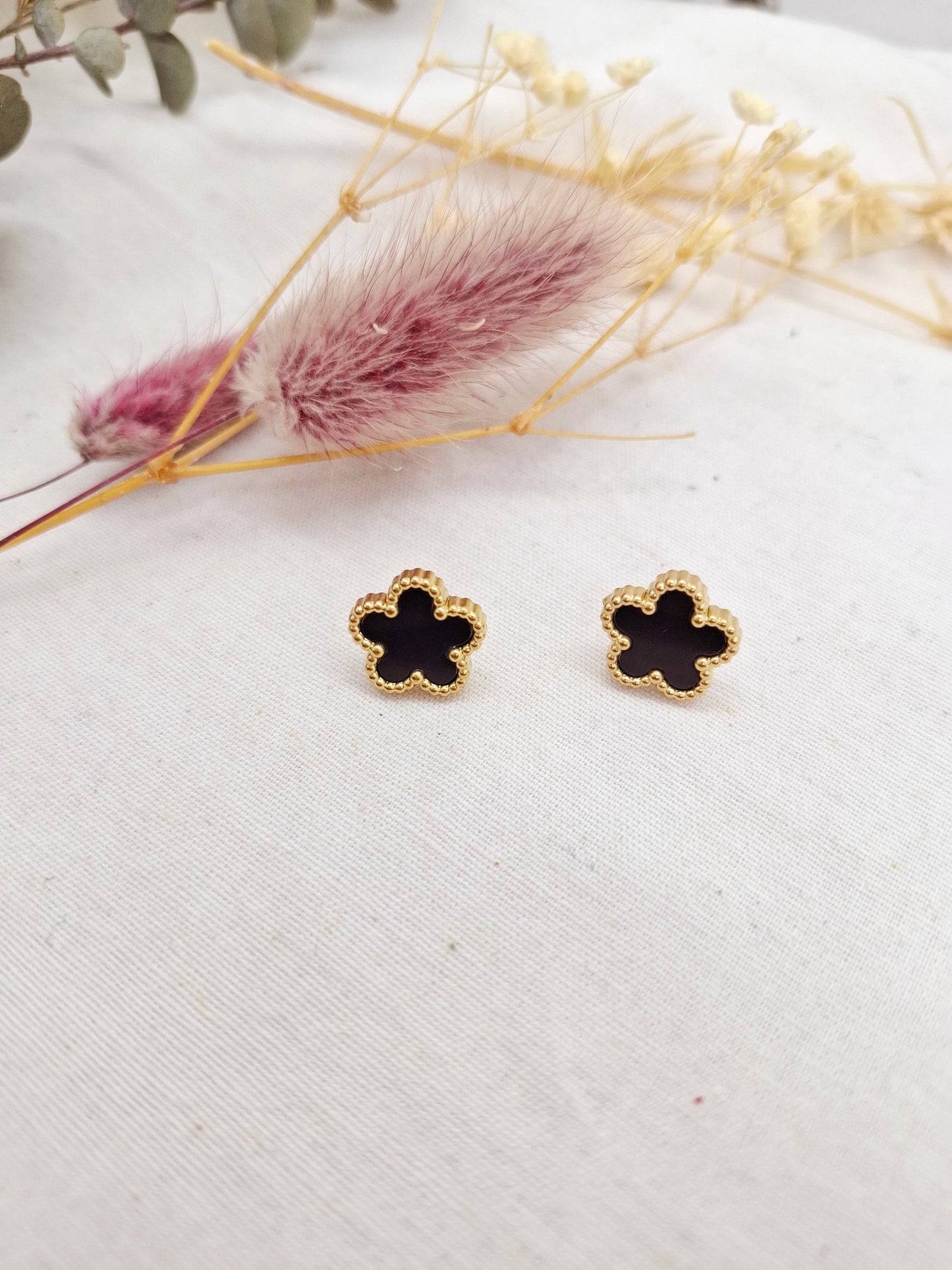 Boucles d'oreilles fleurs noires